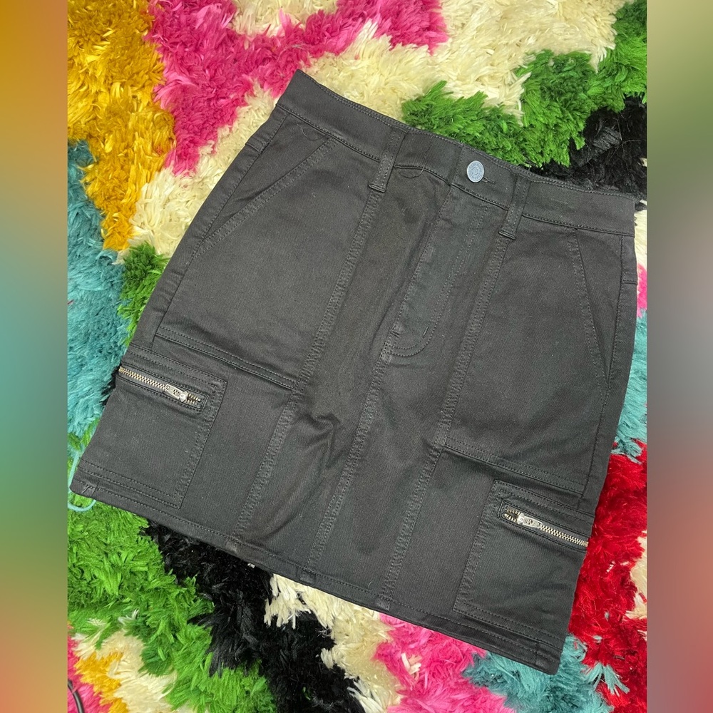 Joie mini cargo skirt. Size S.